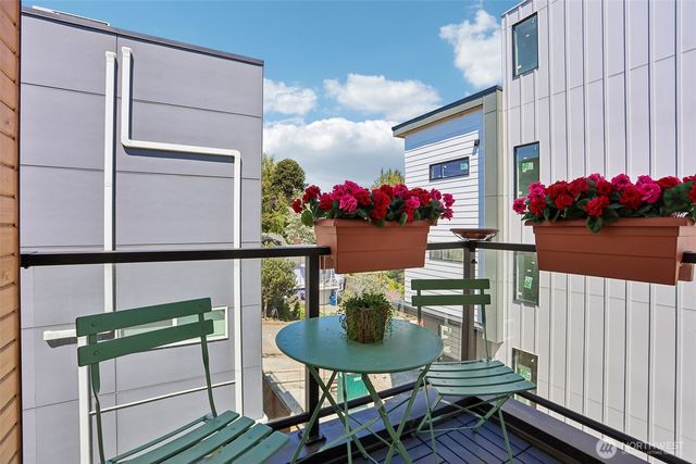 1926 Ferry Avenue SW, Seattle, WA 98116