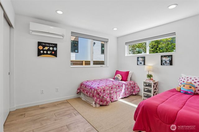 1926 Ferry Avenue SW, Seattle, WA 98116