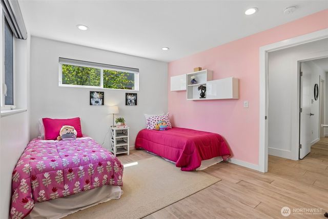 1926 Ferry Avenue SW, Seattle, WA 98116