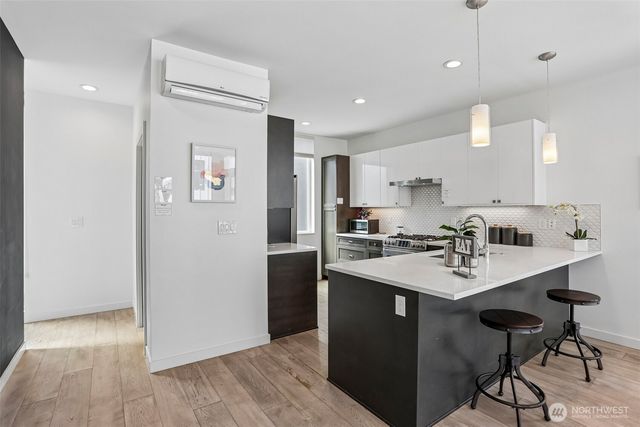 1926 Ferry Avenue SW, Seattle, WA 98116