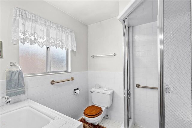 1410 Hillview Dr, Modesto, CA 95351