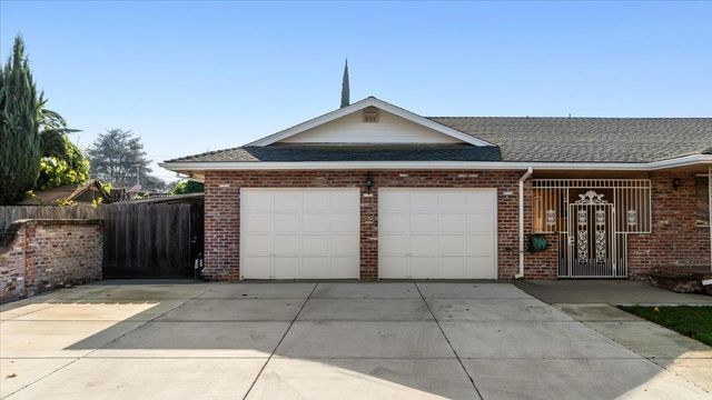 1410 Hillview Dr, Modesto, CA 95351