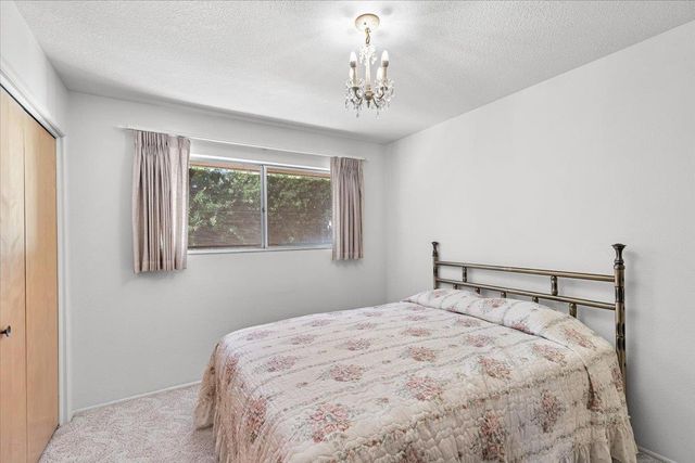 1410 Hillview Dr, Modesto, CA 95351