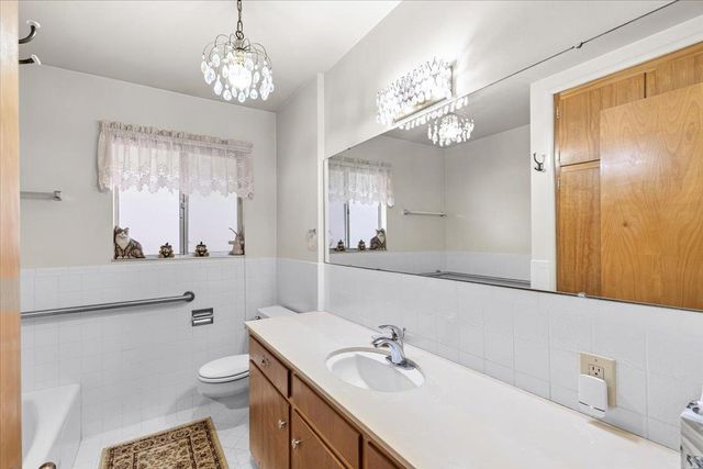 1410 Hillview Dr, Modesto, CA 95351