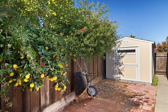 1410 Hillview Dr, Modesto, CA 95351