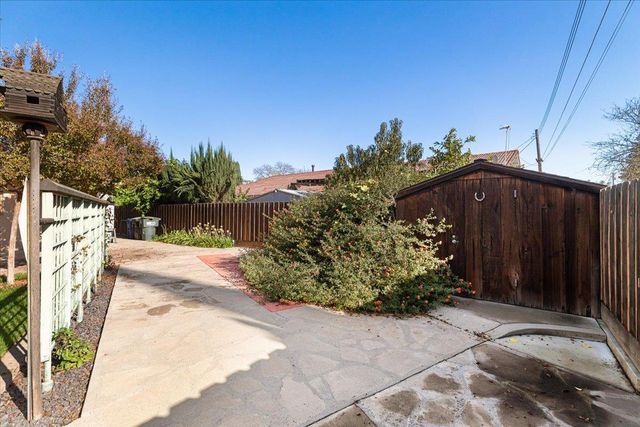 1410 Hillview Dr, Modesto, CA 95351