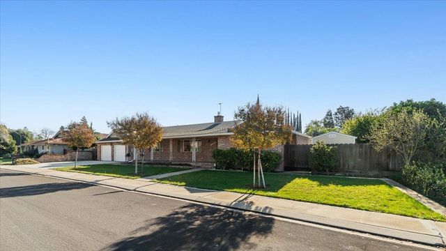 1410 Hillview Dr, Modesto, CA 95351