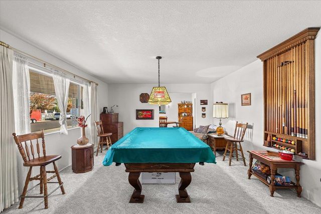 1410 Hillview Dr, Modesto, CA 95351