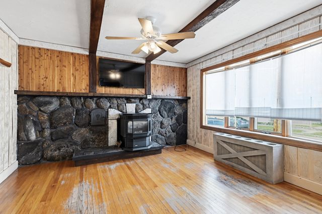 64 Stewart St, Chicopee, MA 01020