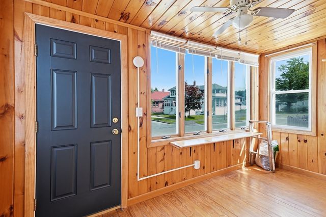 64 Stewart St, Chicopee, MA 01020