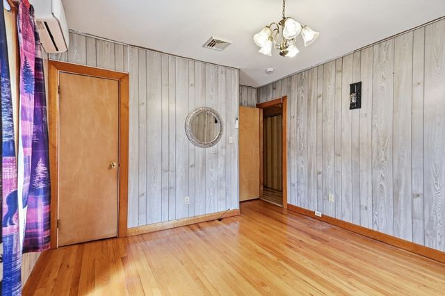 64 Stewart St, Chicopee, MA 01020
