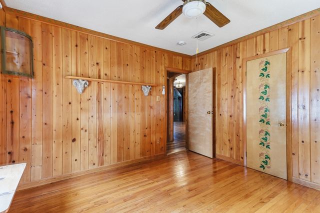 64 Stewart St, Chicopee, MA 01020