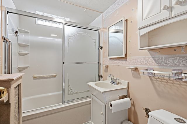 64 Stewart St, Chicopee, MA 01020