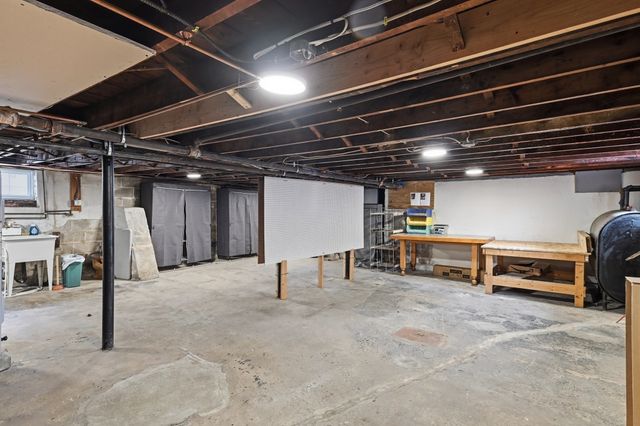 64 Stewart St, Chicopee, MA 01020