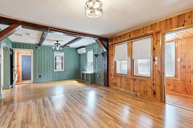 64 Stewart St, Chicopee, MA 01020