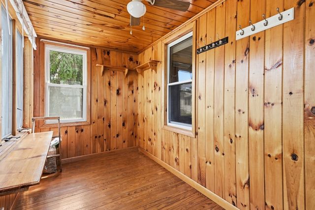 64 Stewart St, Chicopee, MA 01020