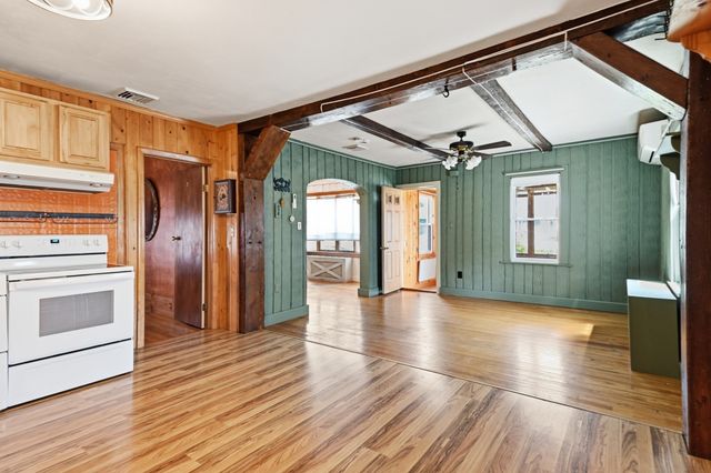 64 Stewart St, Chicopee, MA 01020