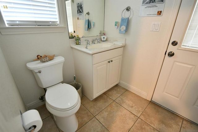 2186 Flint Ave, Escondido, CA 92026