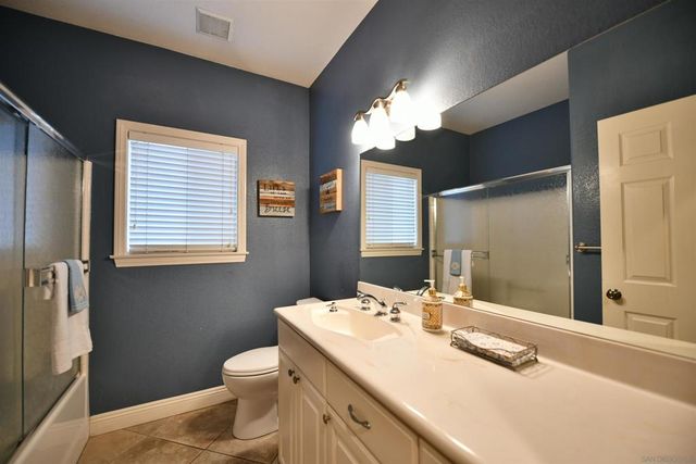 2186 Flint Ave, Escondido, CA 92026