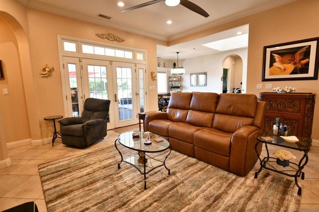 2186 Flint Ave, Escondido, CA 92026