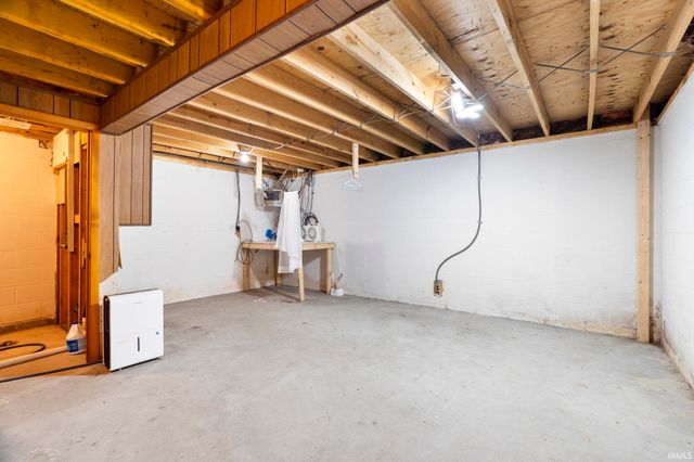 5894 N SR 25, Logansport, IN 46947