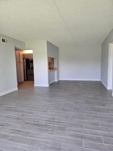 811 Sky Pine Way F2, Greenacres, FL 33415