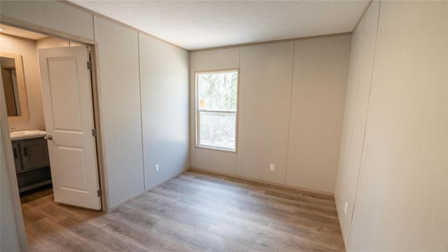 123 Baylen Clifton LN, Lockhart, TX 78644