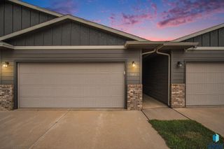 9402 W Broek Dr, Sioux Falls, SD 57106