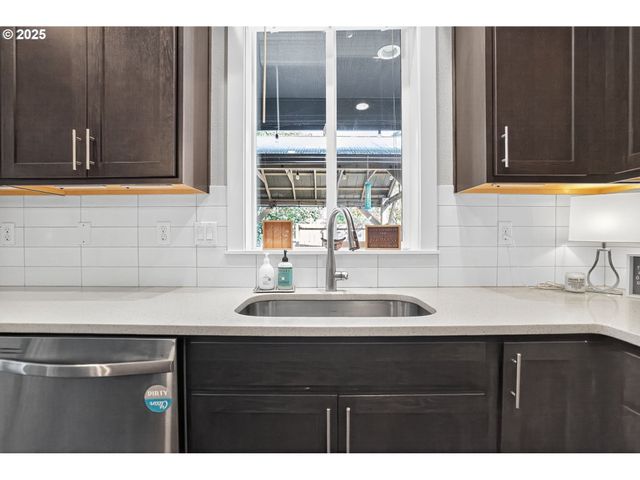 3968 Nw 3RD Ave, Hillsboro, OR 97124