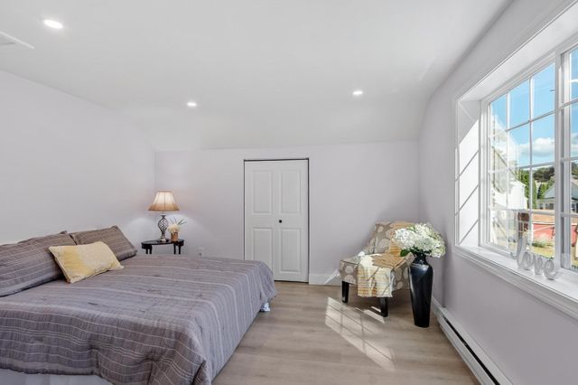 15 Arcadia St, Grafton, MA 01560