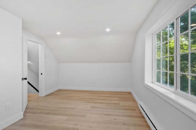 15 Arcadia St, Grafton, MA 01560