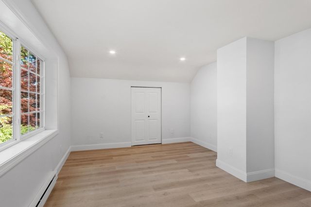 15 Arcadia St, Grafton, MA 01560