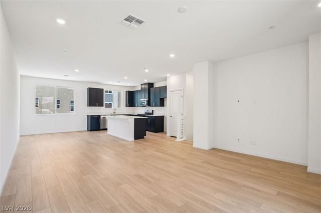 5812 Wisteria Walk Street, Las Vegas, NV 89148