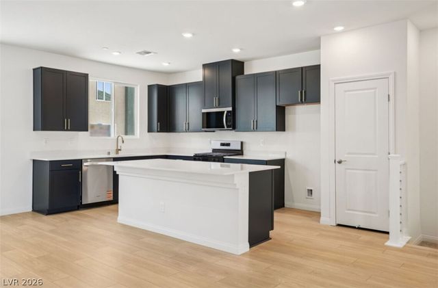 5812 Wisteria Walk Street, Las Vegas, NV 89148