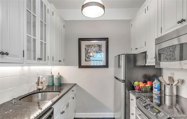 327 Southfield Road 1CS, Birmingham, MI 48009