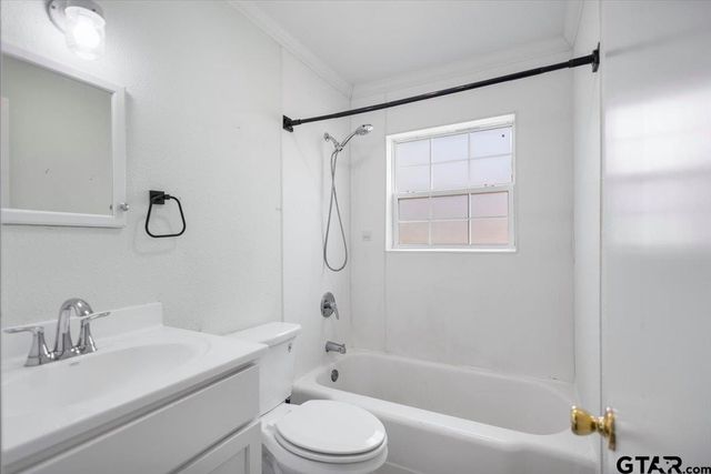 1602 W Duval Street, Troup, TX 75789