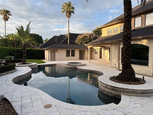 3014 Acorn Wood Way, Houston, TX 77059