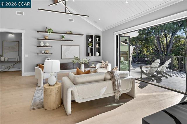 74 Middlefield Rd, Atherton, CA 94027