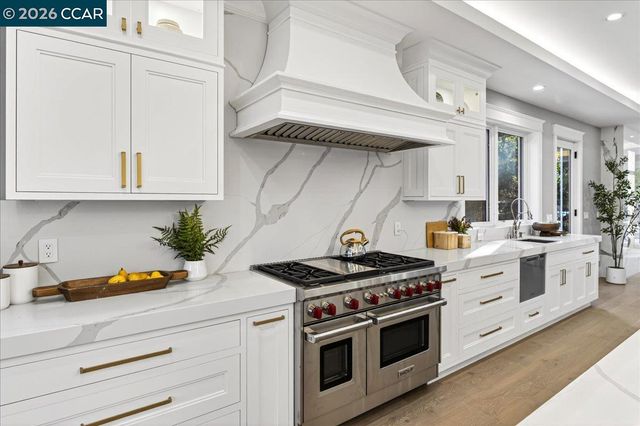 74 Middlefield Rd, Atherton, CA 94027