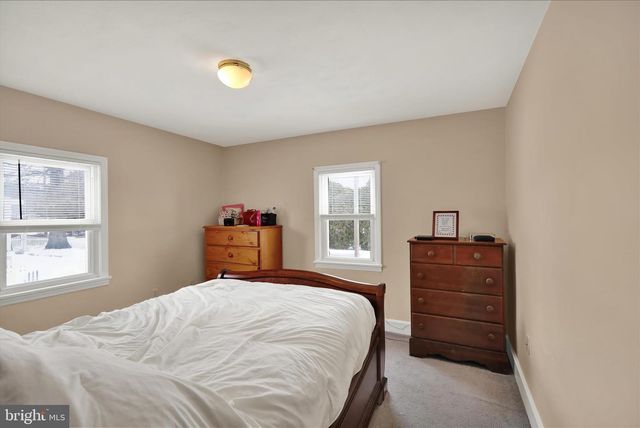 757 N MANOR RD, Elverson, PA 19520