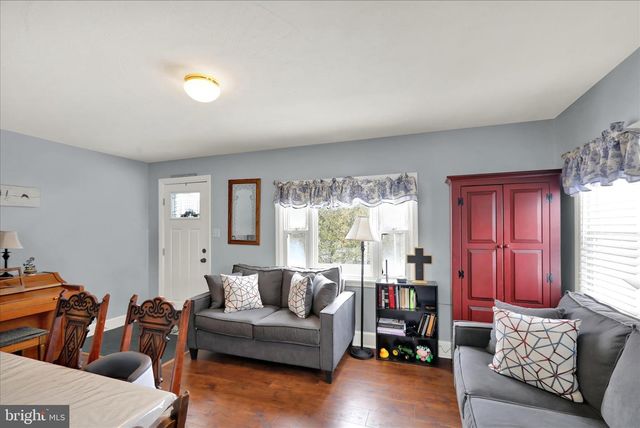 757 N MANOR RD, Elverson, PA 19520