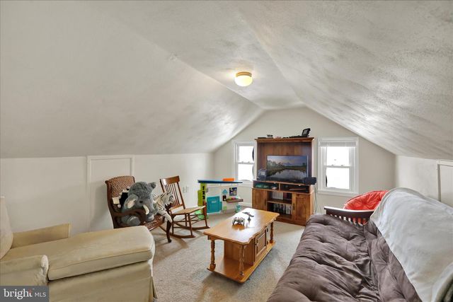 757 N MANOR RD, Elverson, PA 19520