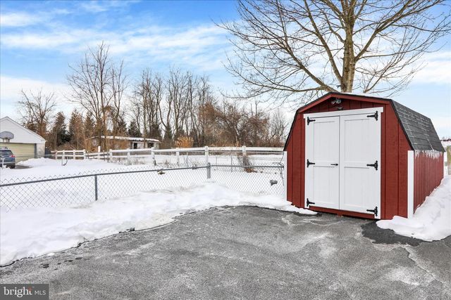 757 N MANOR RD, Elverson, PA 19520