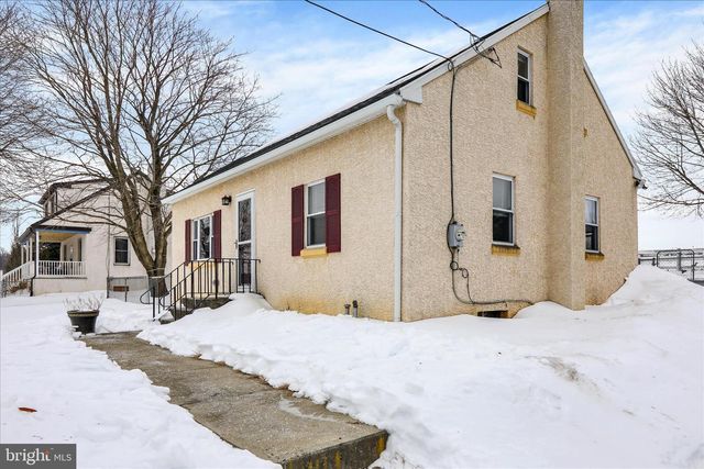 757 N MANOR RD, Elverson, PA 19520