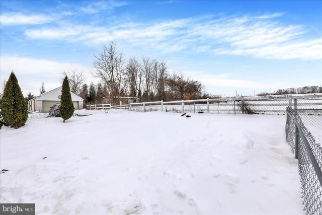 757 N MANOR RD, Elverson, PA 19520