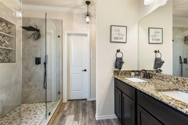 3031 Hawthorne Glen Lane, Dickinson, TX 77539