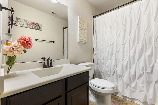 3031 Hawthorne Glen Lane, Dickinson, TX 77539