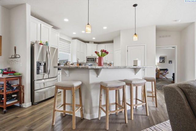 3110 W 24th Ave, Kennewick, WA 99337