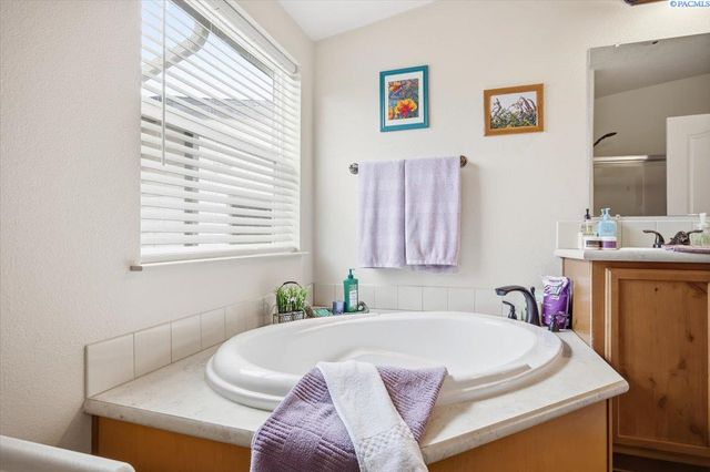 3110 W 24th Ave, Kennewick, WA 99337