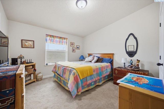 3110 W 24th Ave, Kennewick, WA 99337